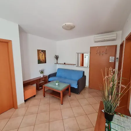 Spert Lägenhet Umag