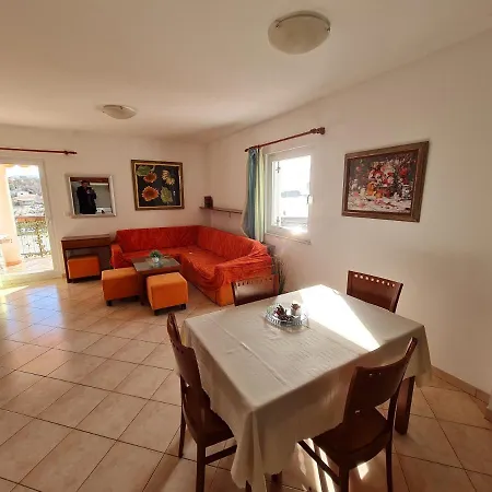 Spert Apartmán *